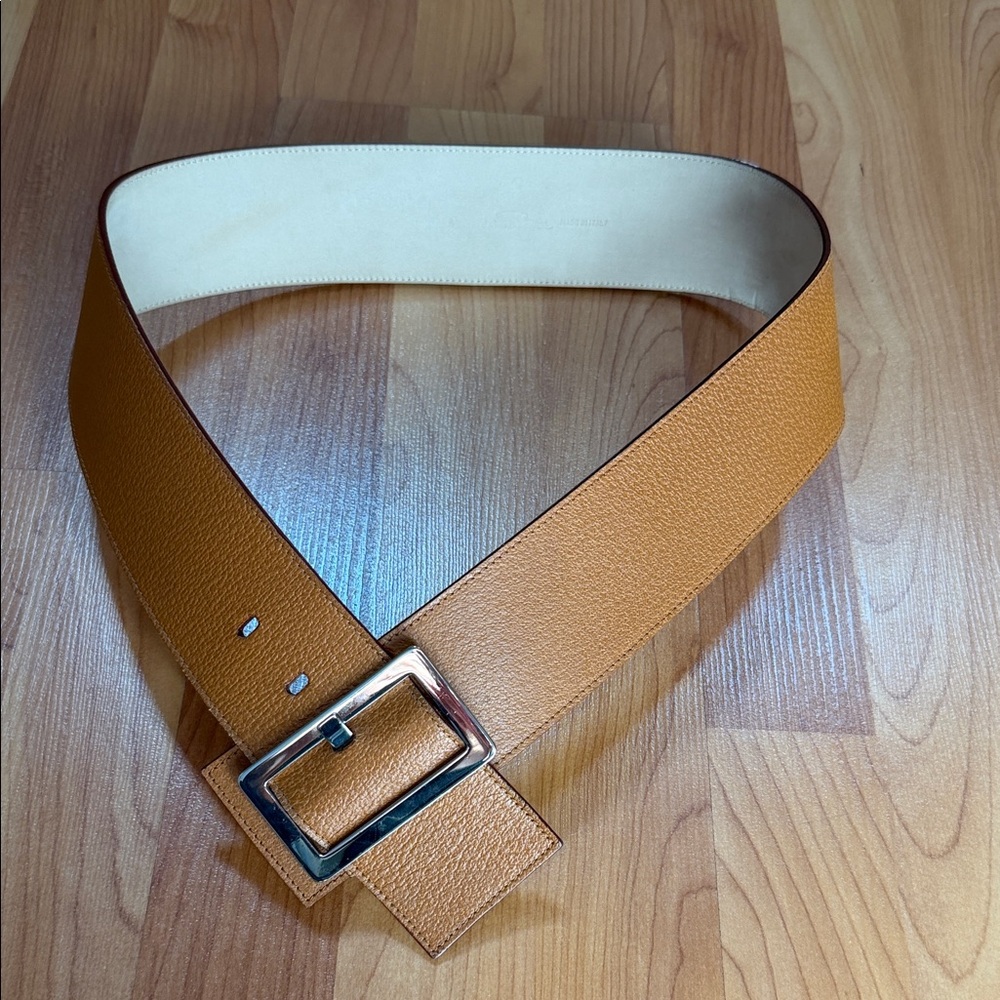 Oscar de la Renta Tan Leather Belt with Gold Buckle Size S
